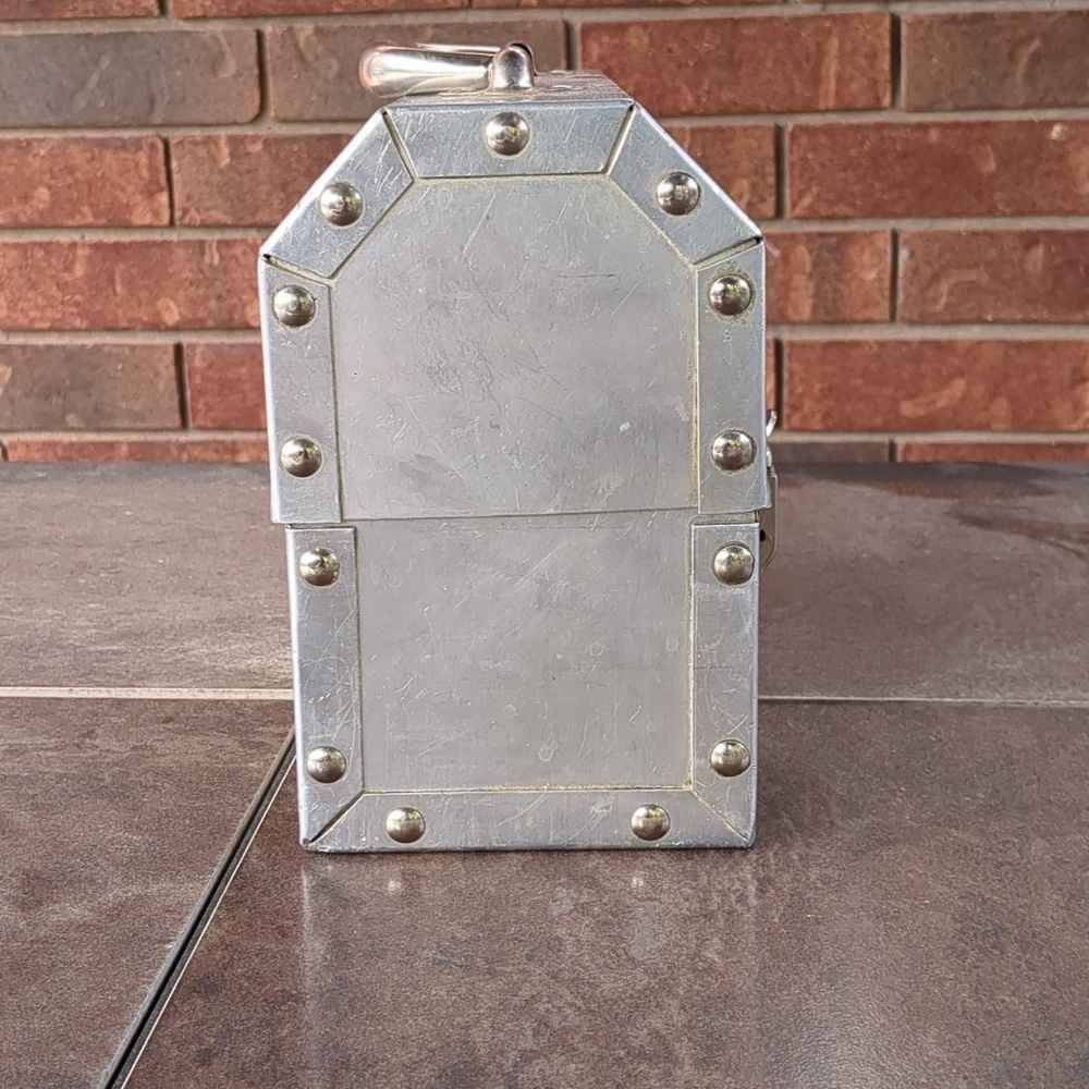 Sudbury Metal Lunchbox with Handle - Picture 4 of 8